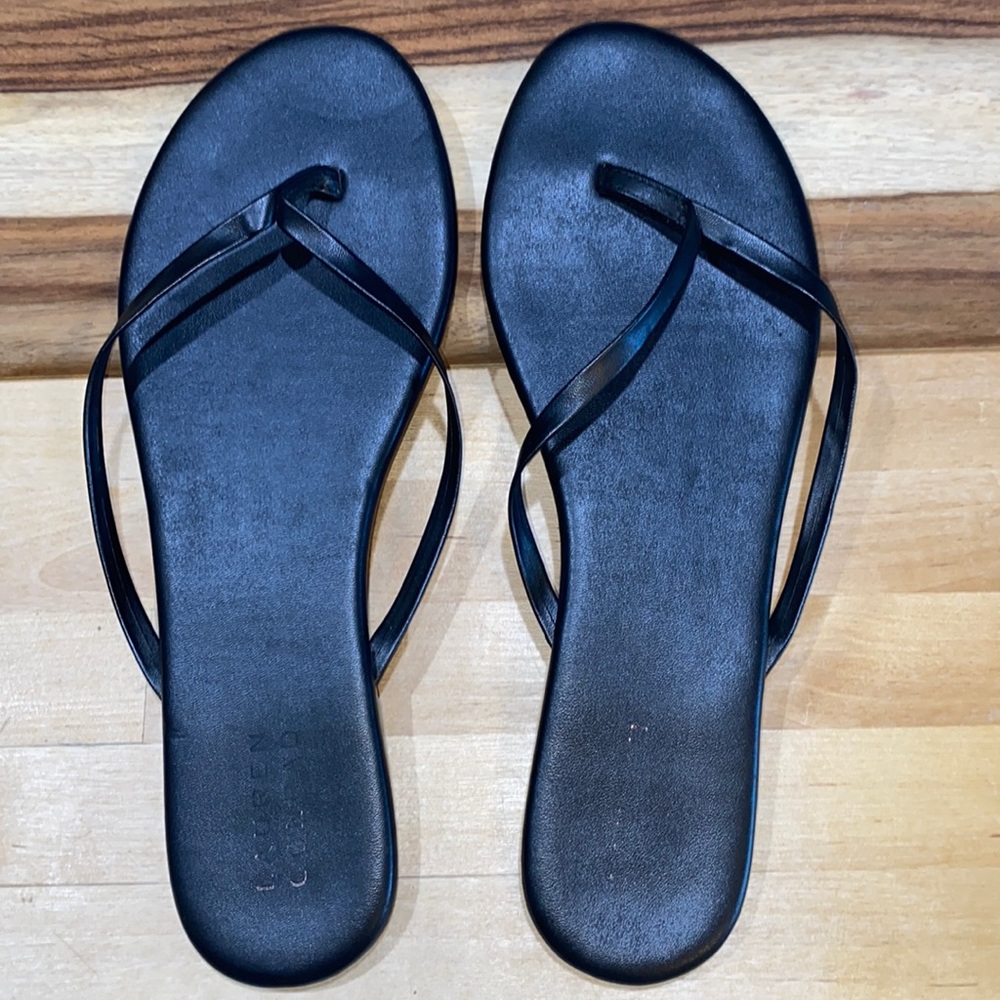 Lauren Conrad flip flop